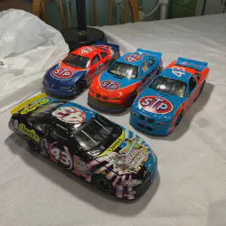 /img/46591-nascar-diecast-cars-image7.webp