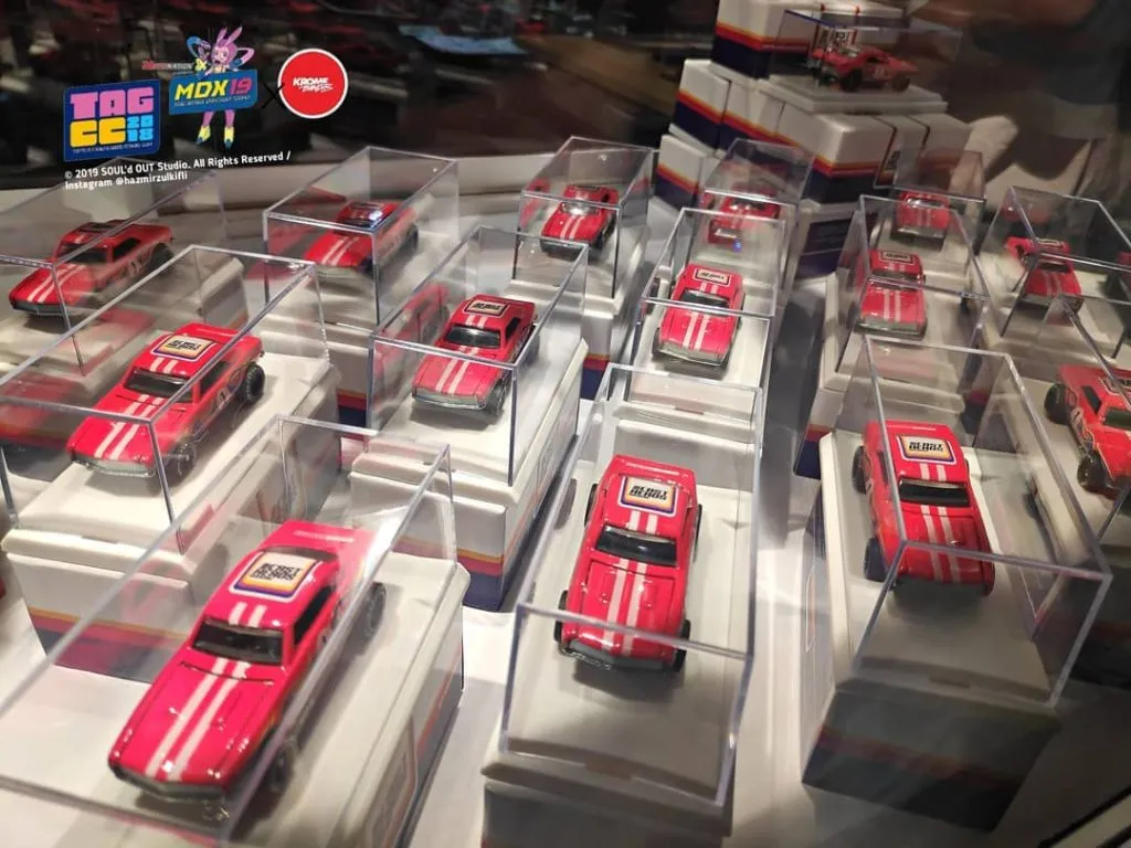 46594 diecast car details close up