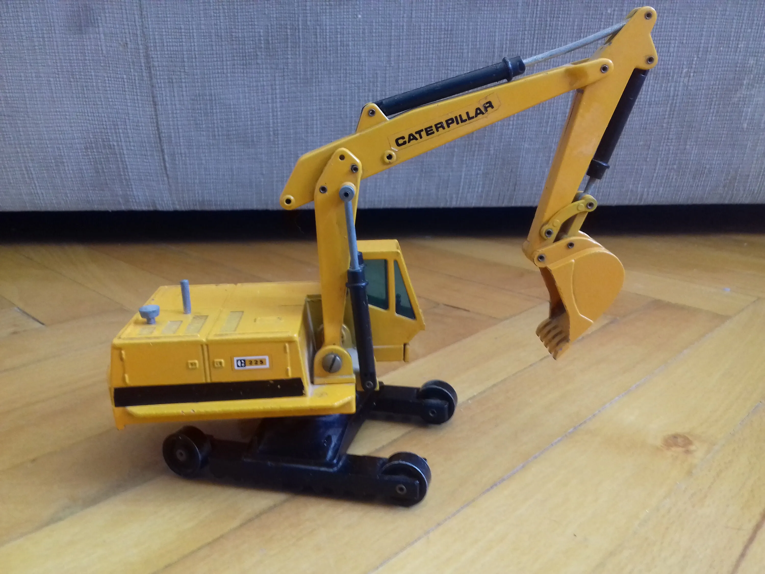 46626 caterpillar 797f diecast