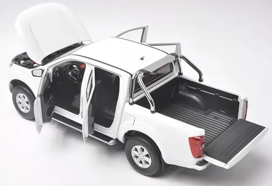 /img/46650-diecast-nissan-navara-packaging.webp