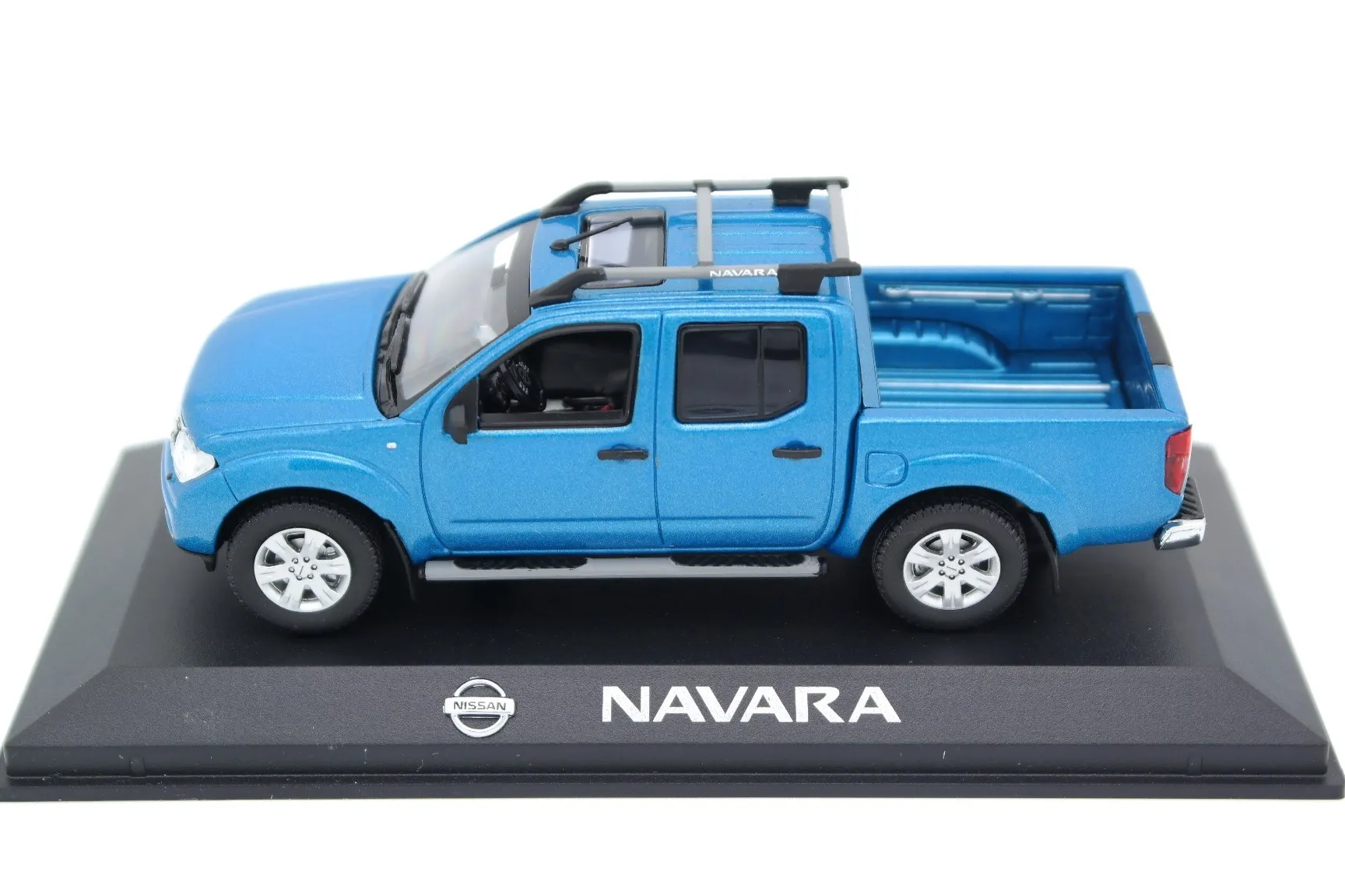 46650 nissan navara d40 diecast