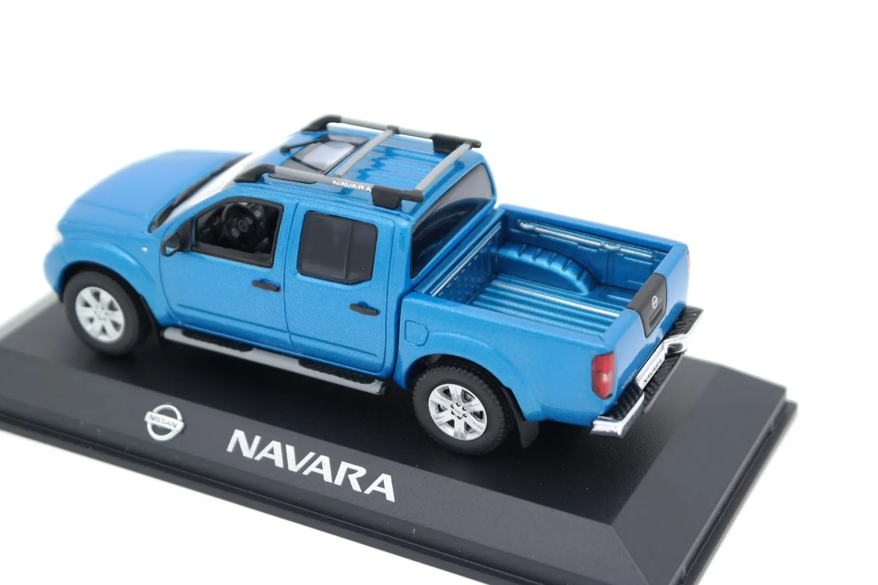 46650 nissan navara pro 4x diecast