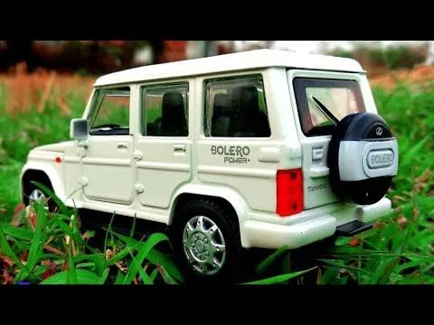 46656 mahindra bolero diecast model