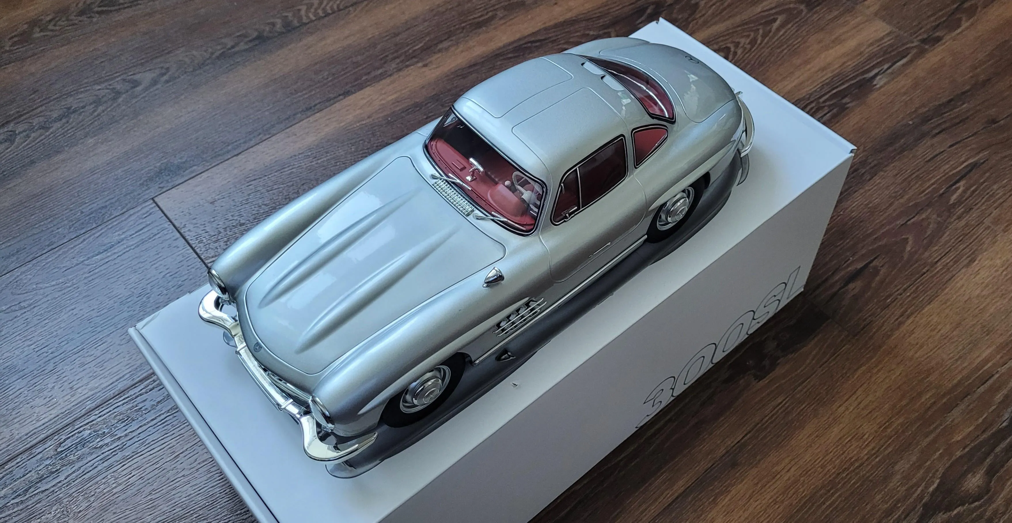 46659 mercedes 300 diecast sedan