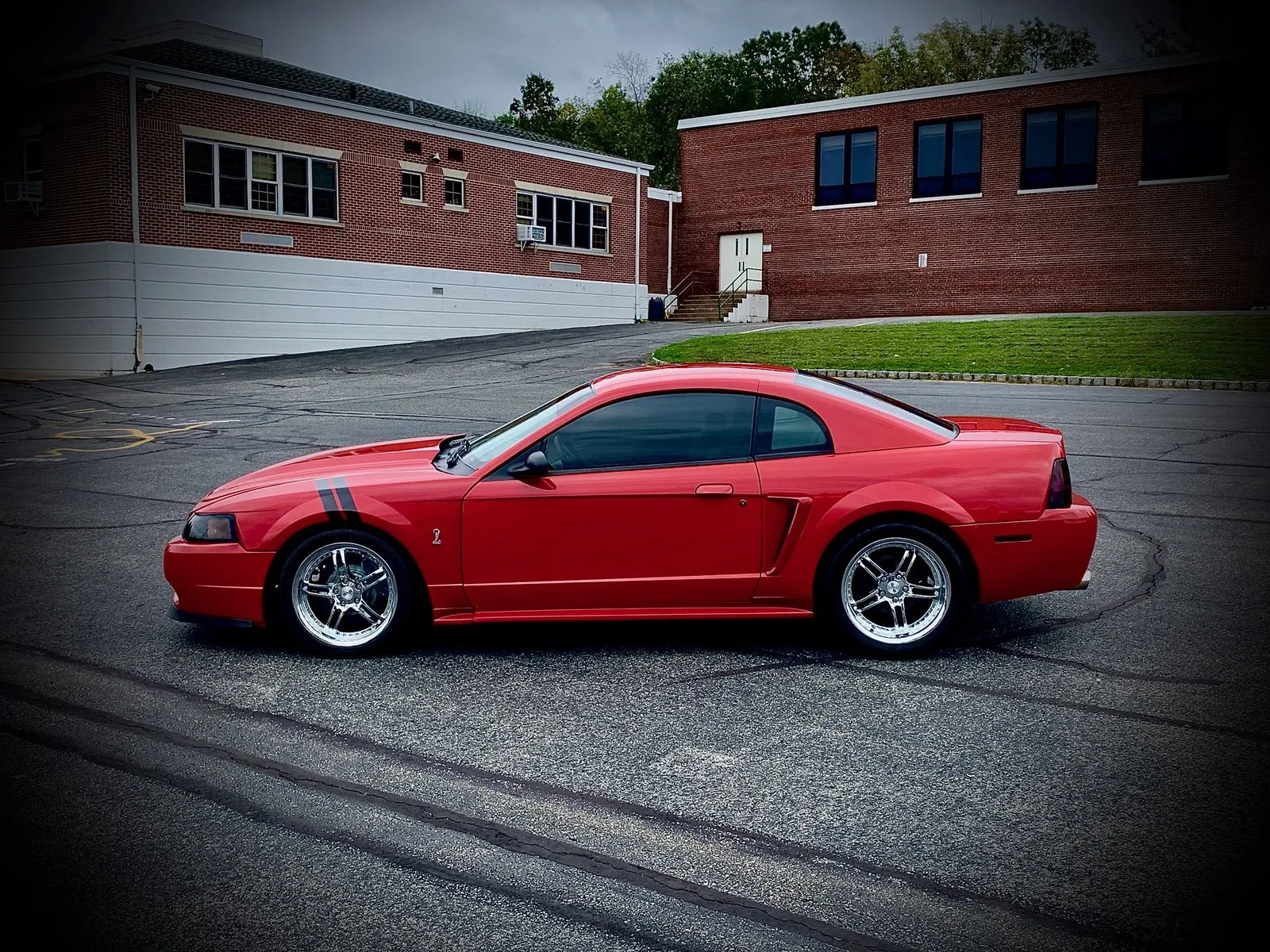 /img/46672-diecast-99-cobra-display.webp