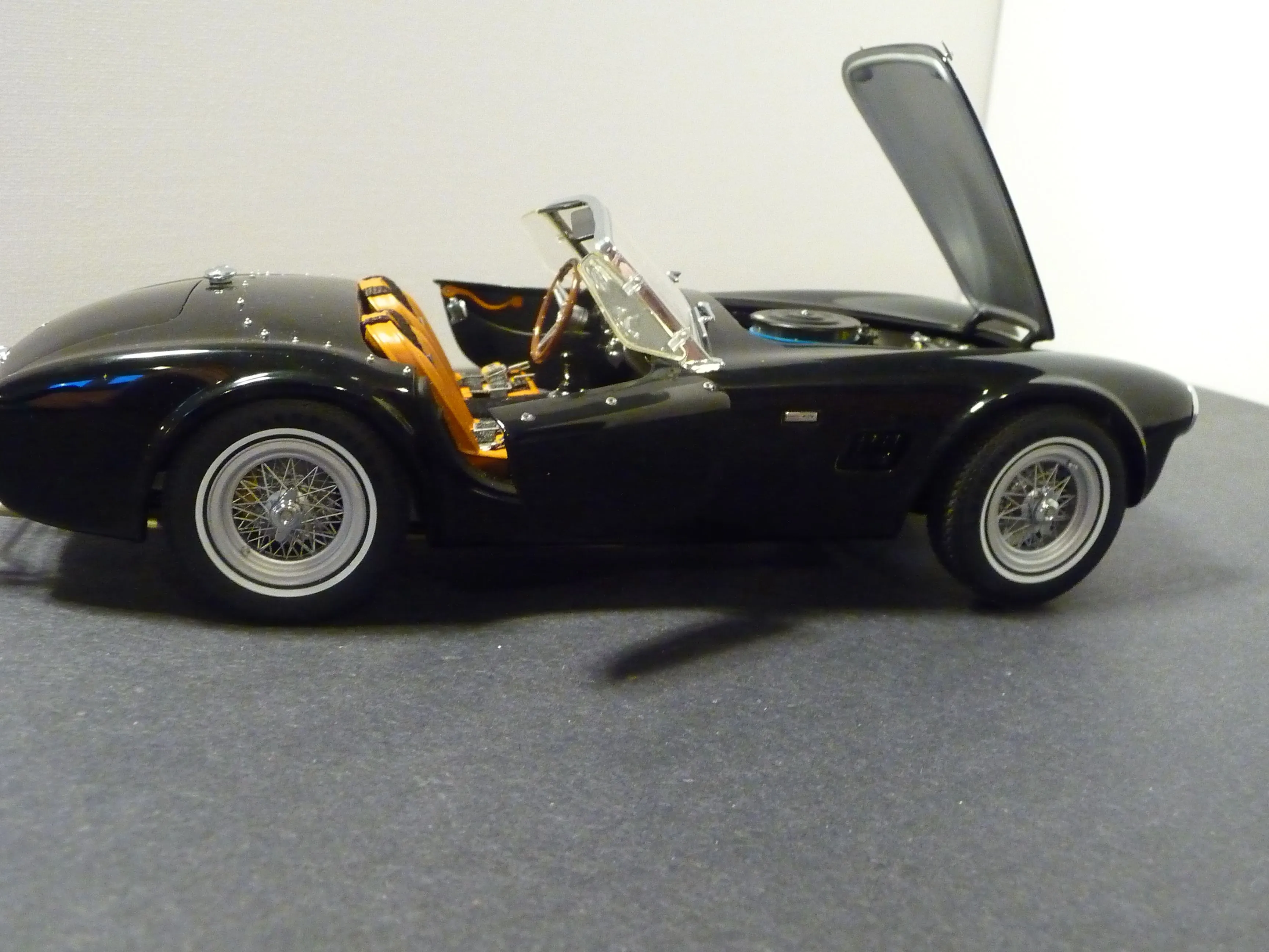 46672 diecast 99 cobra engine