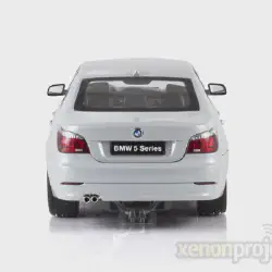 /img/46676-bmw-550i-diecast-close-up.webp