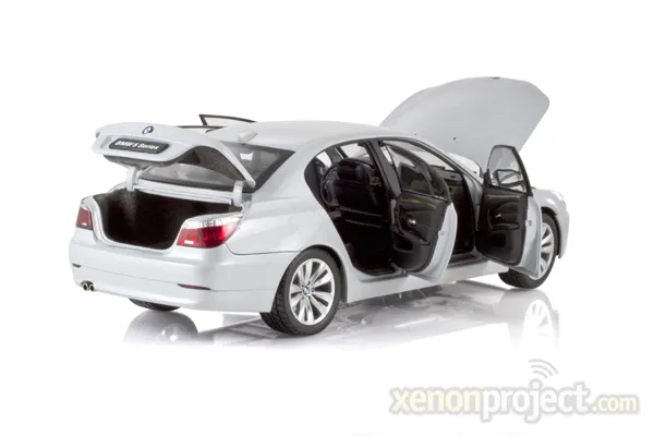 46676 bmw 550i diecast detail