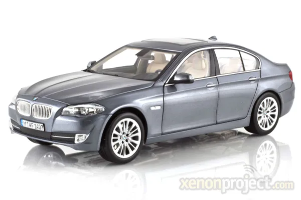 46676 bmw 550i diecast model 2