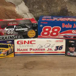 /img/46684-nascar-diecast-cleaning.webp