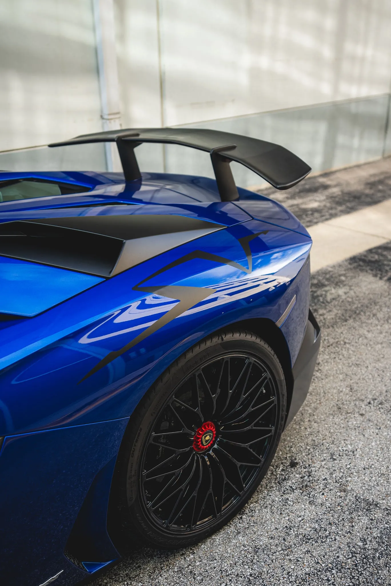 46691 aventador sv roadster diecast image1