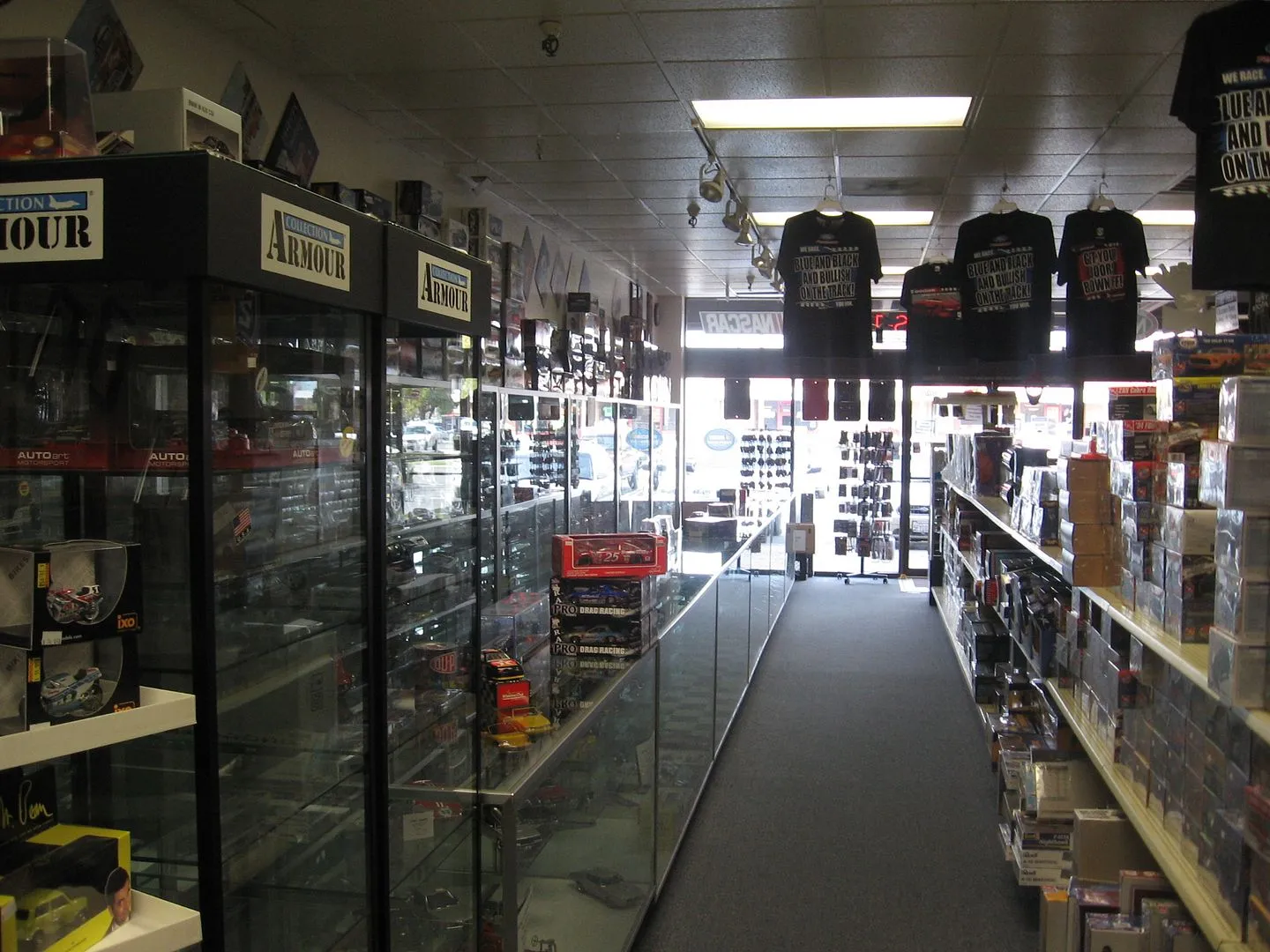 46701 diecast models on shelf