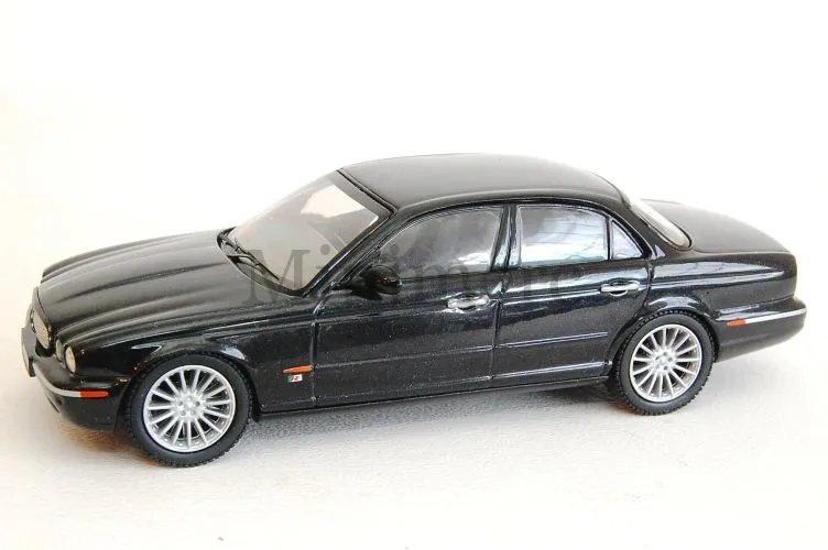 46712 jaguar xjr diecast 1996