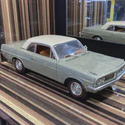/img/46715-diecast-car-collection.webp