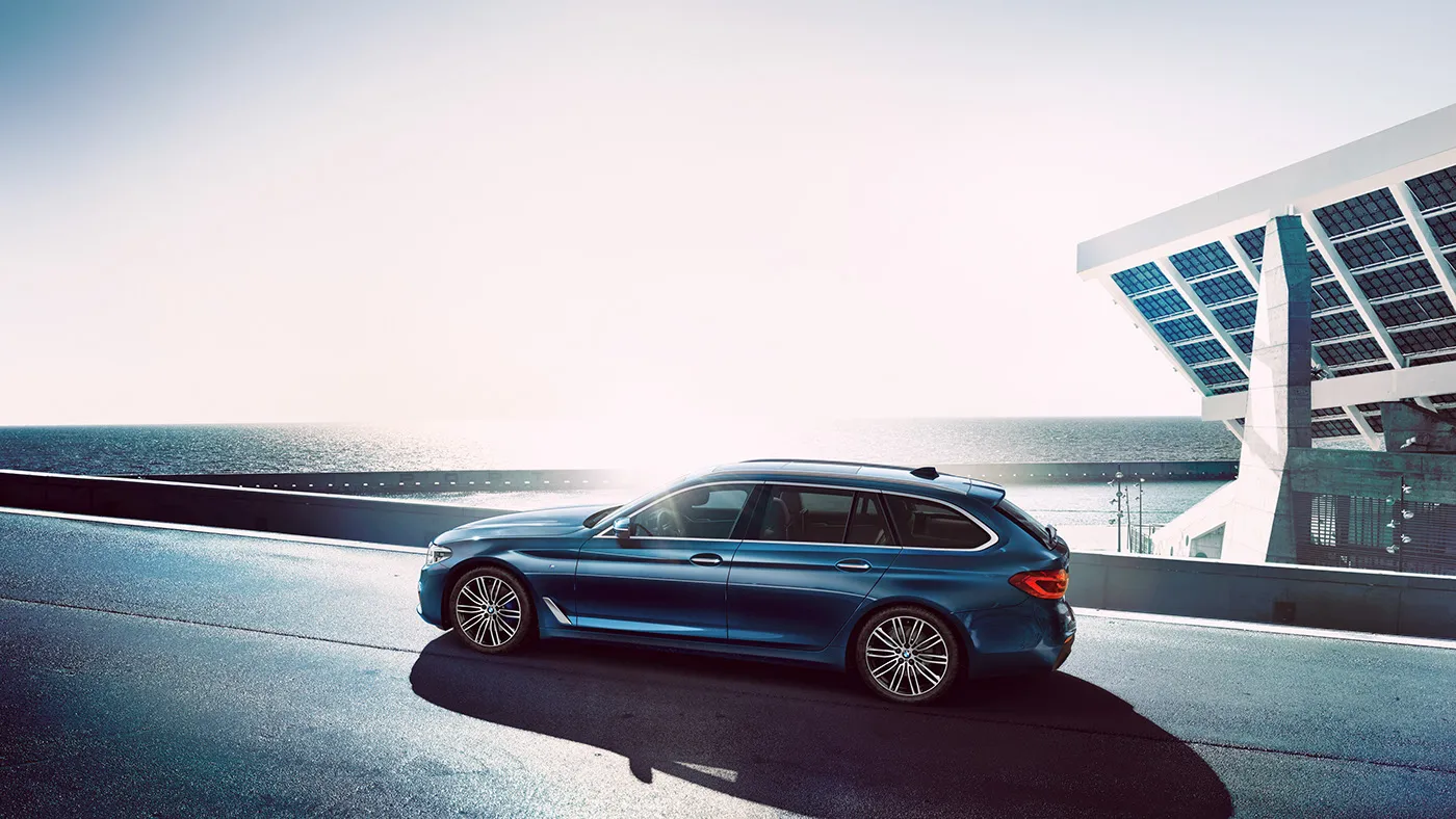 46736 diecast bmw 5 series touring main