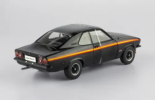 /img/46745-opel-manta-diecast-closeup.webp