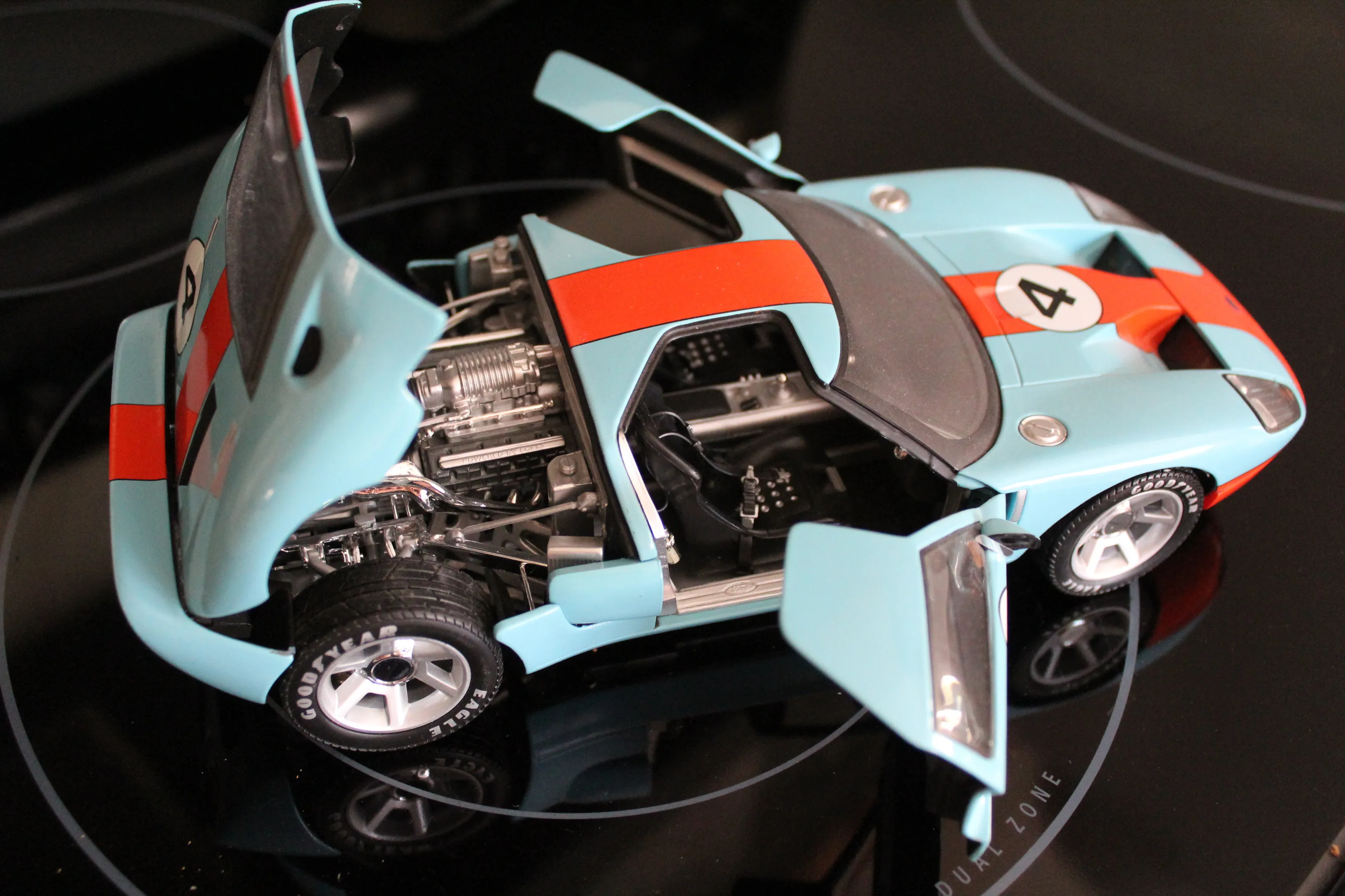 /img/46749-diecast-car-photos.webp