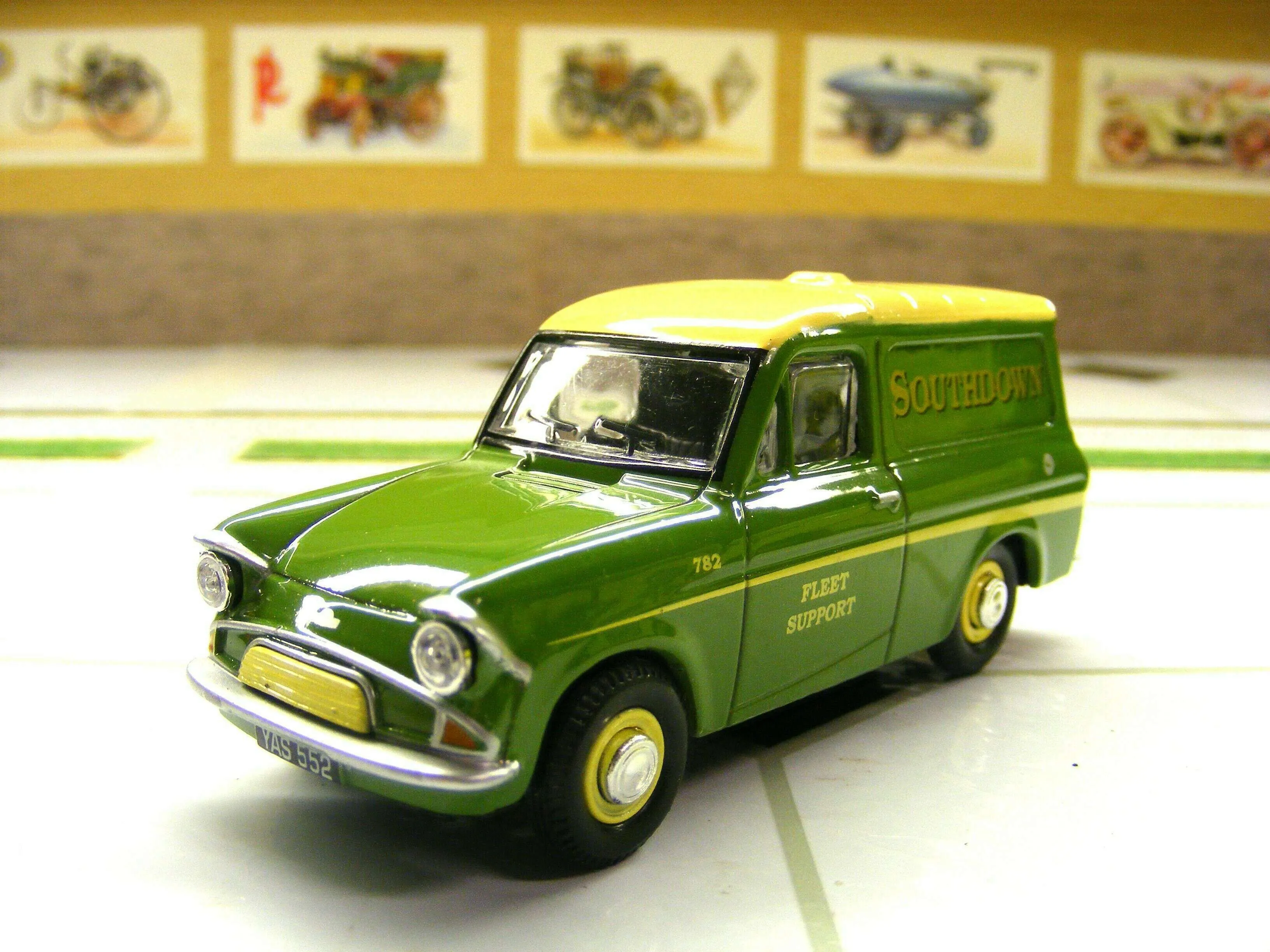 46756 ford anglia diecast display