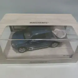/img/46785-amarok-diecast-cars-materials.webp