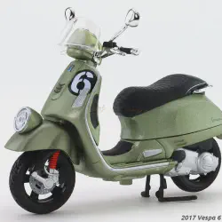 /img/46790-diecast-scooter-models-cleaning.webp