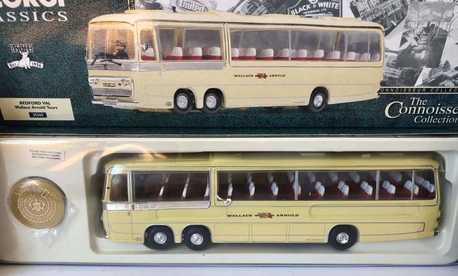/img/46811-corgi-bus-marketplace.webp