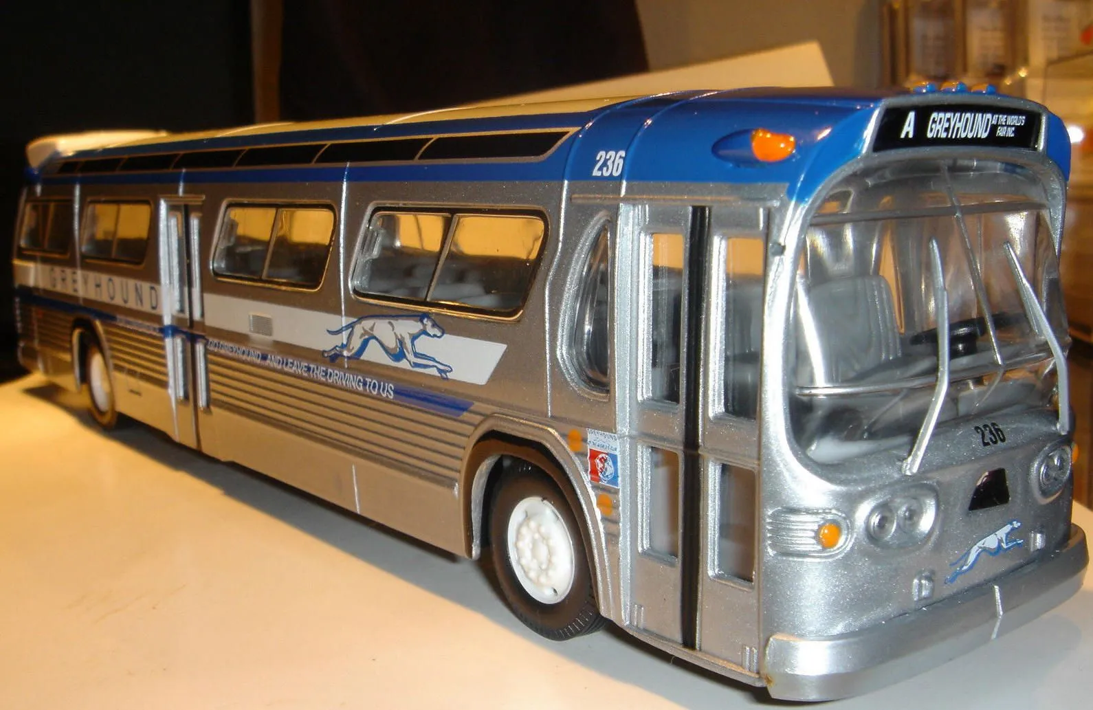 46811 corgi bus scales