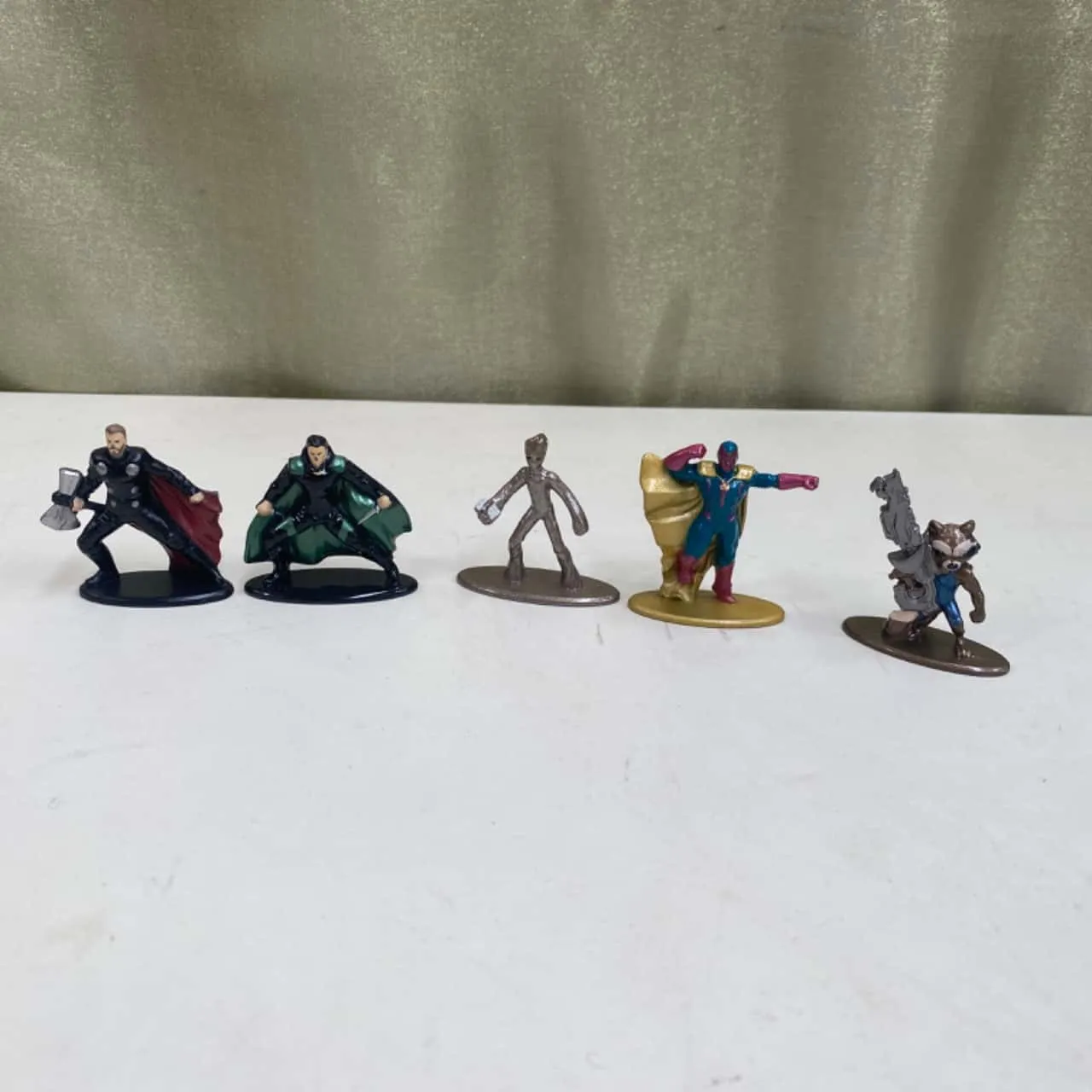 /img/46822-marvel-diecast-close-up.webp
