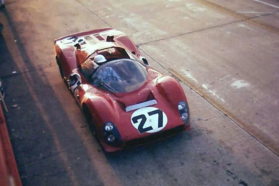 46830 ferrari 330p design