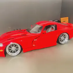 /img/46833-diecast-scale-garage-organized.webp
