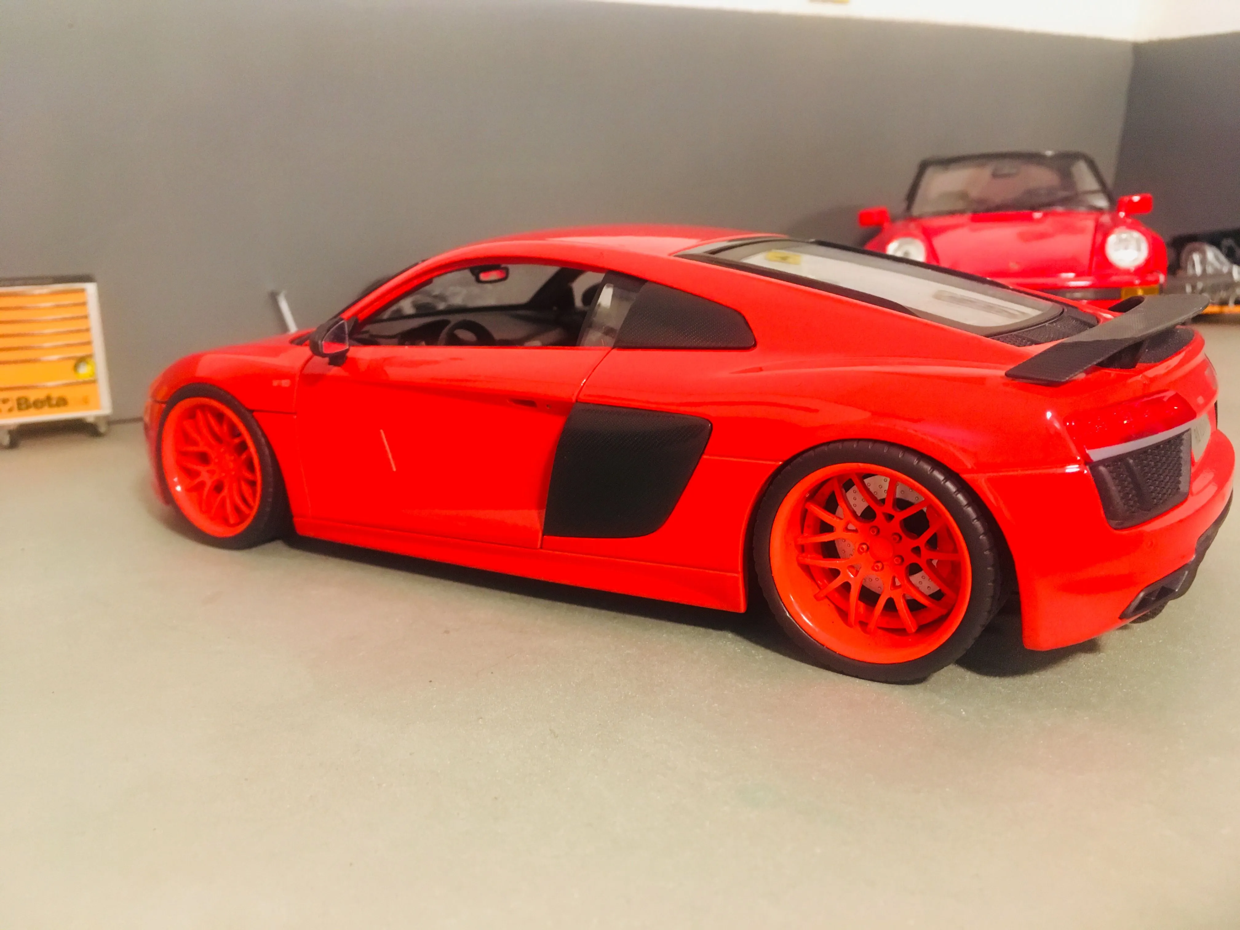 46833 diecast scale garage scales