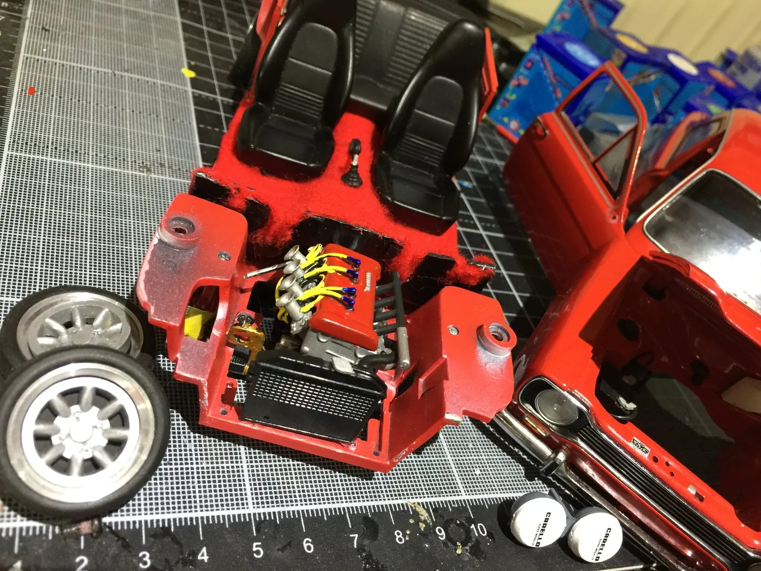 /img/46842-bmw-diecast-display.webp