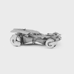 /img/46846-metals-diecast-figures-display.webp