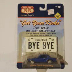 /img/46856-route66-diecast-cars-display.webp