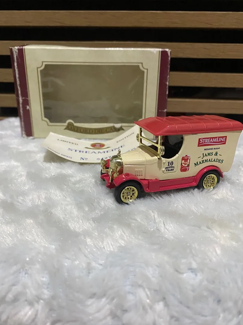 46865 oxford diecast display